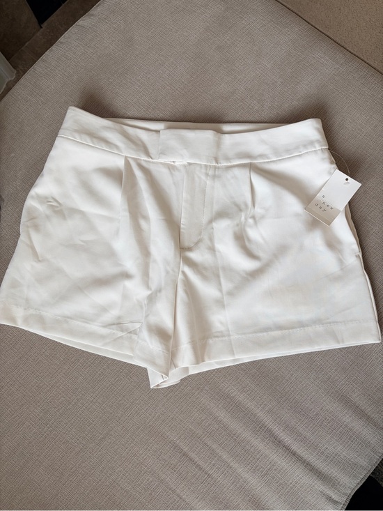 a new day Pants - NWT A New Day Cream Tailored Shorts High Rise Workwear Minimalist